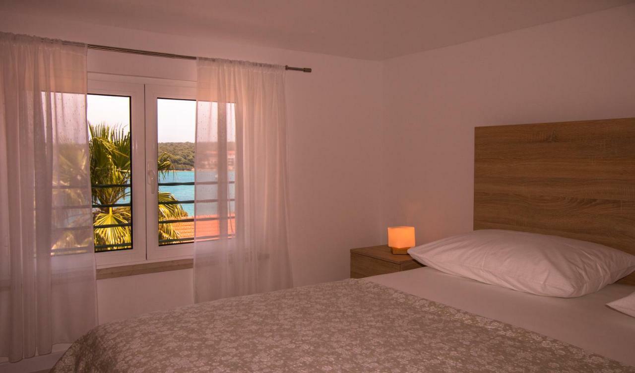 Ceratonia Apartments Lovište Buitenkant foto