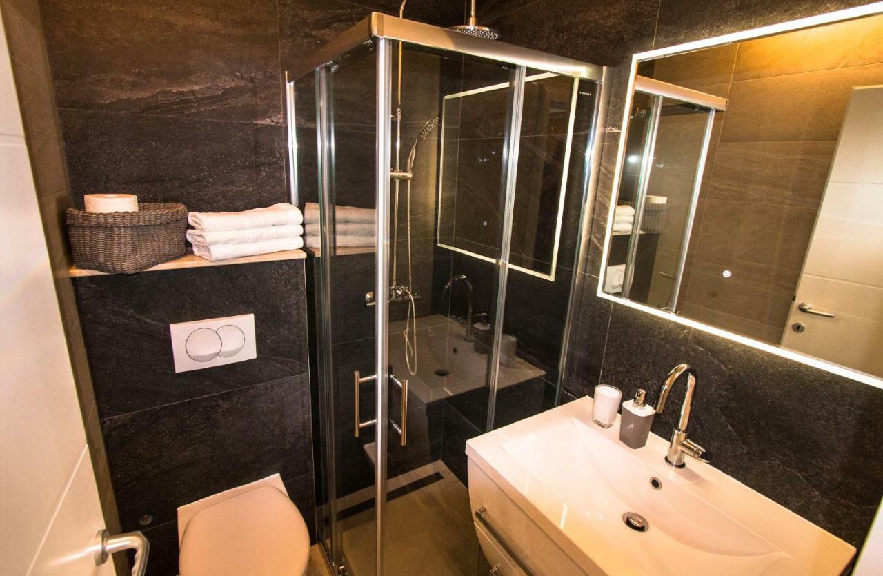 Ceratonia Apartments Lovište Buitenkant foto