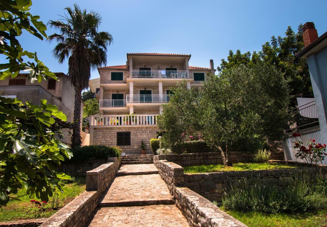 Ceratonia Apartments Lovište Buitenkant foto